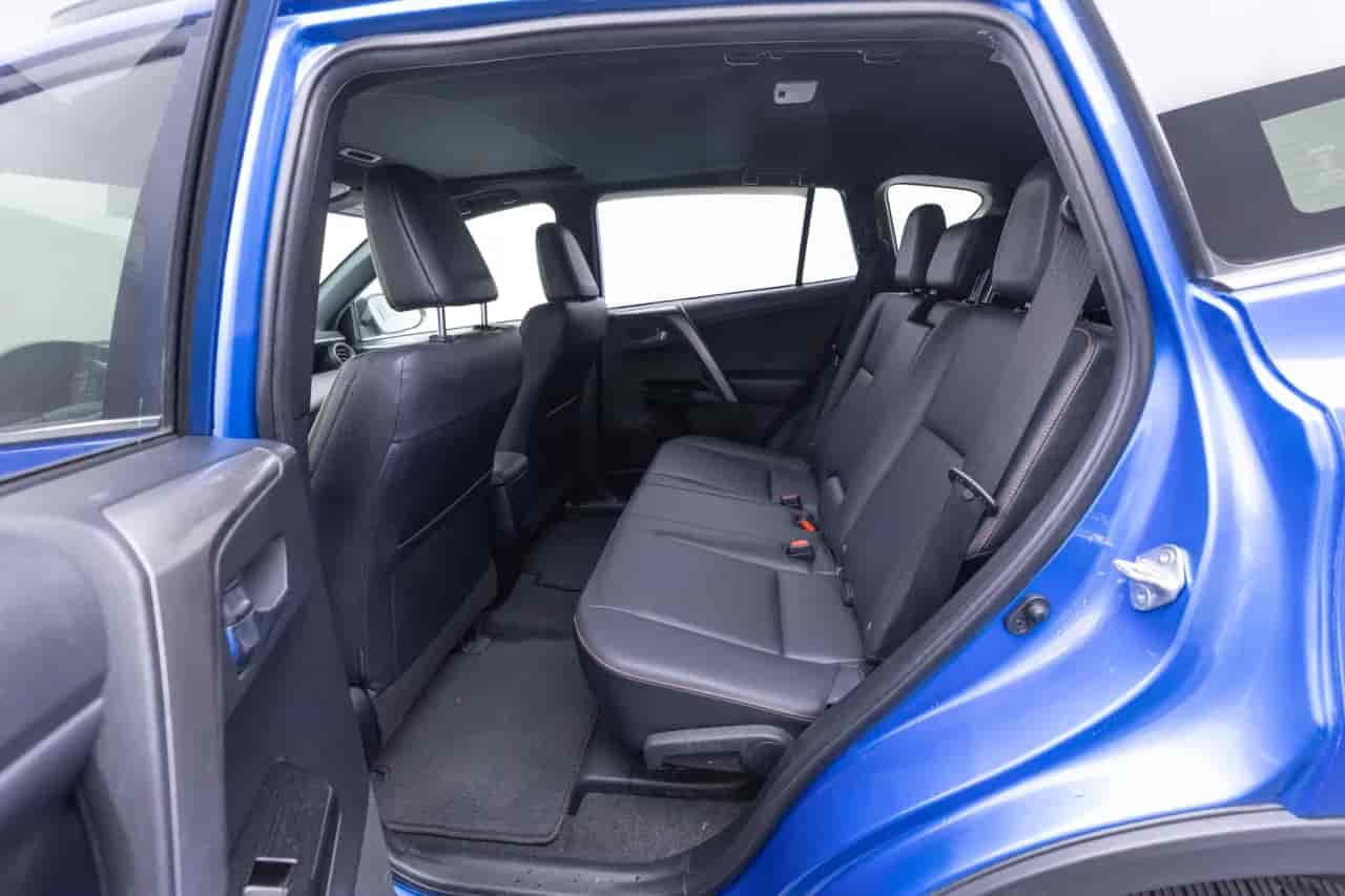 TOYOTA RAV4 - 8