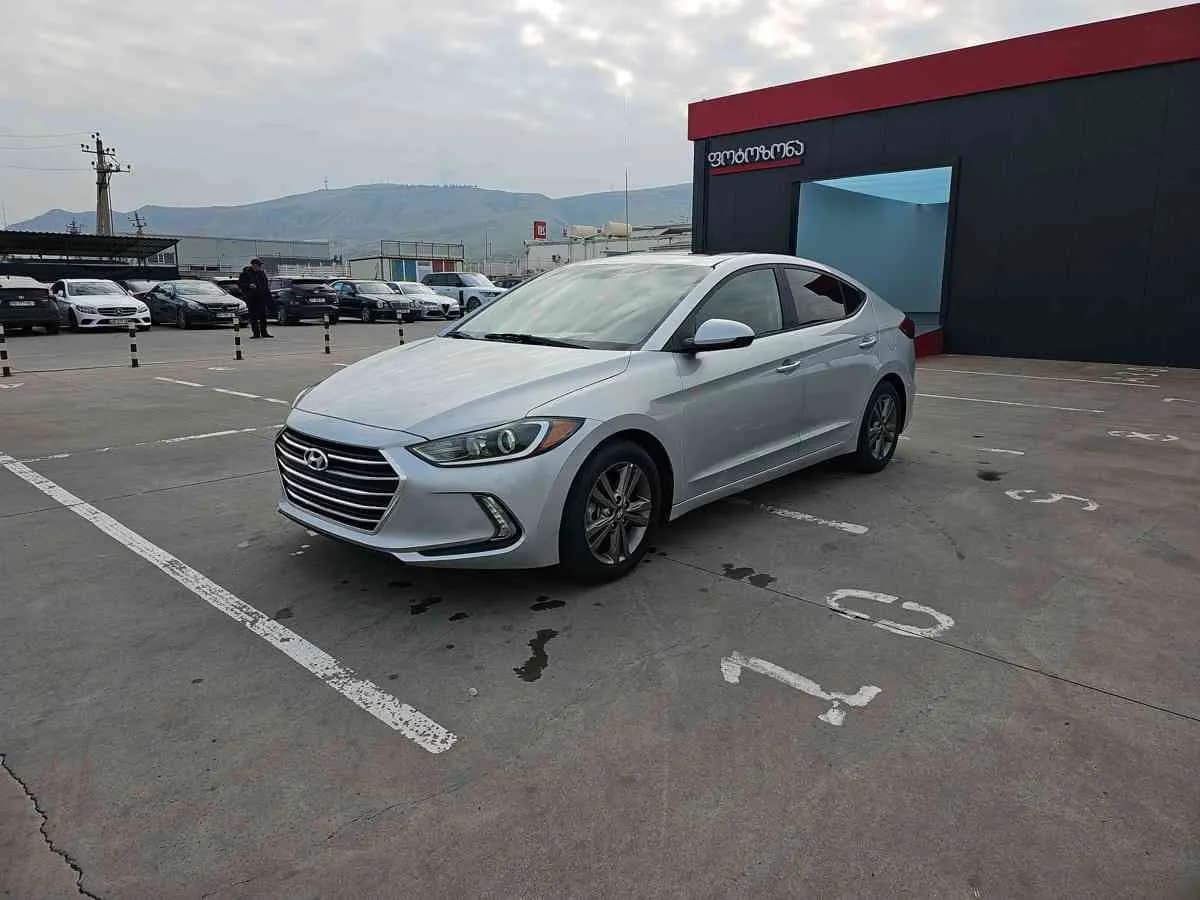 HYUNDAI Elantra - 1