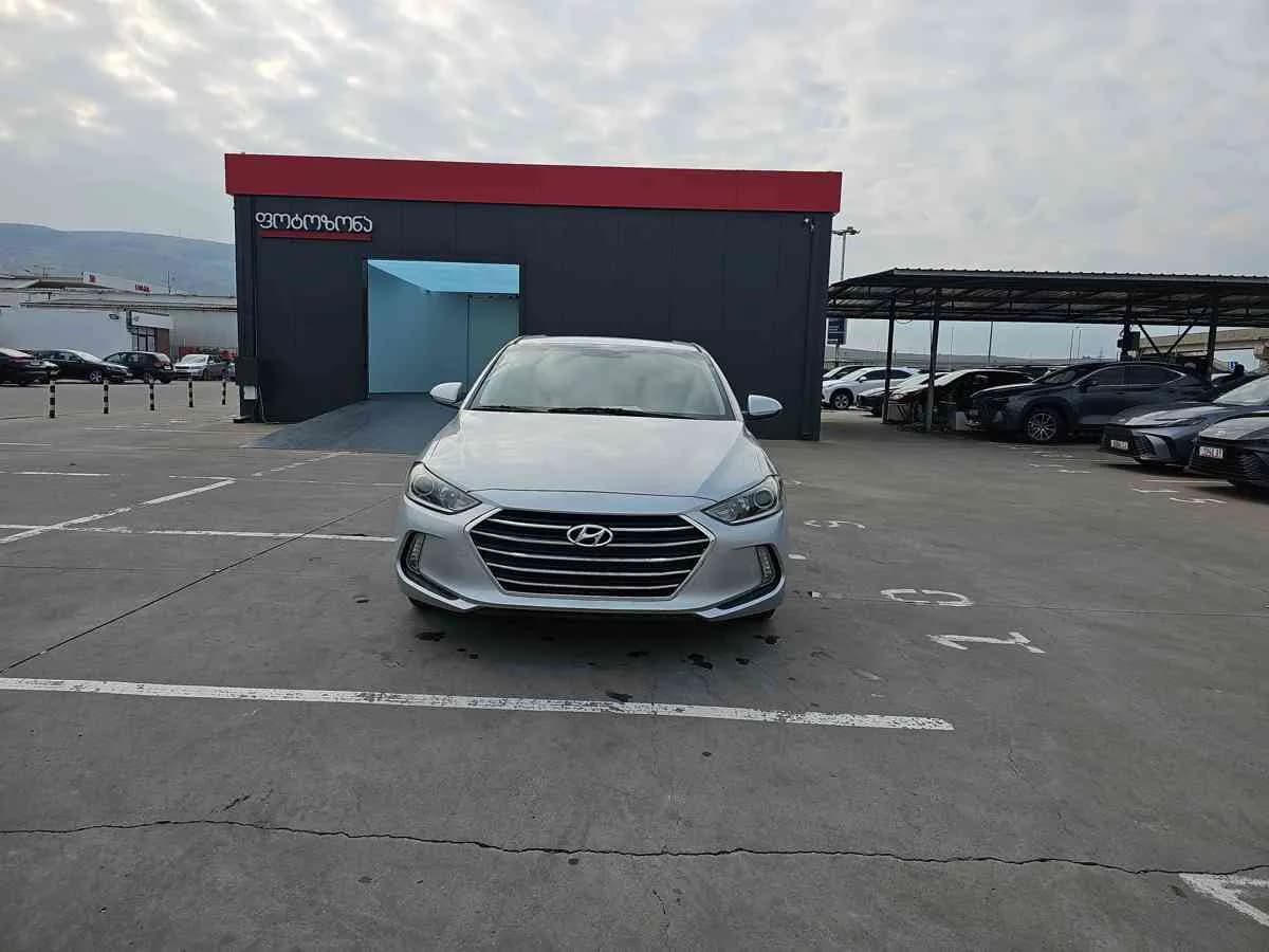 HYUNDAI Elantra - 2