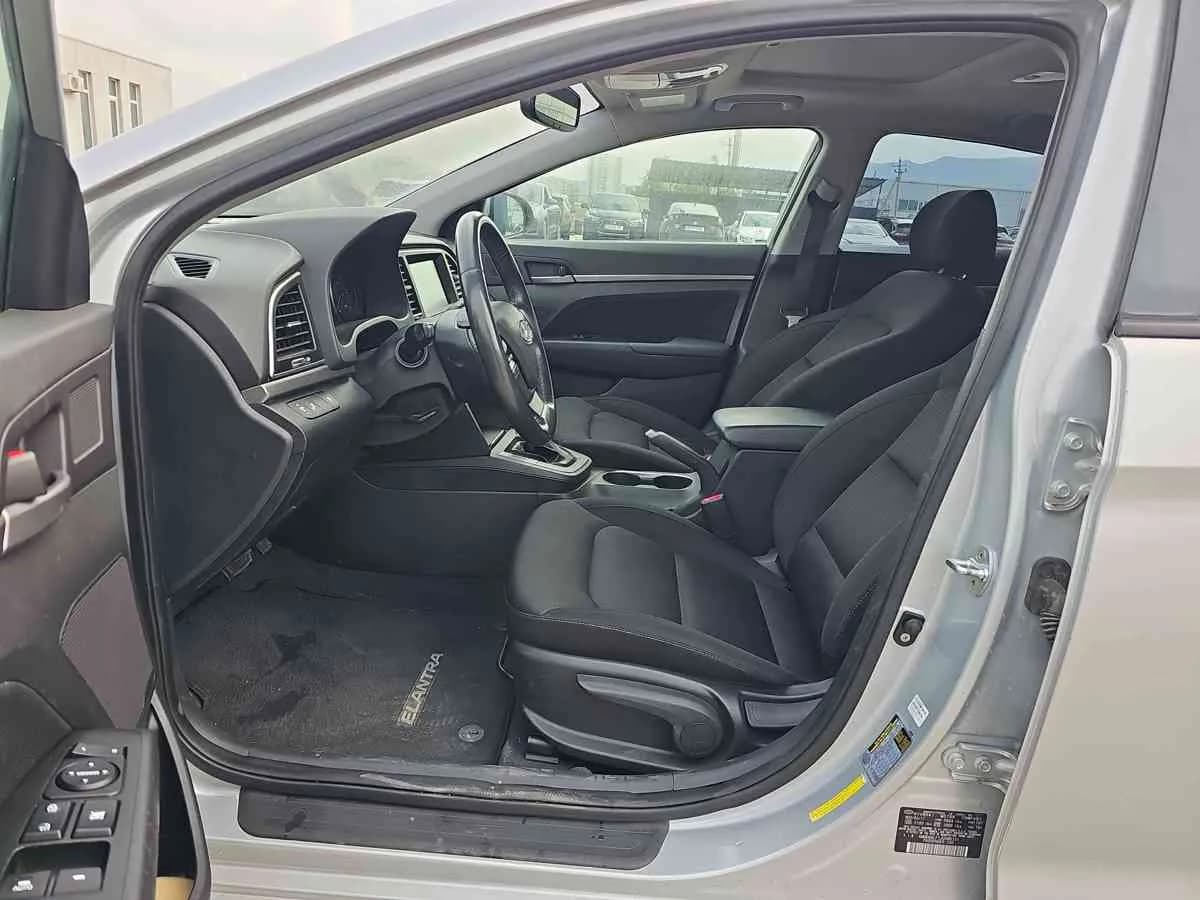 HYUNDAI Elantra - 9