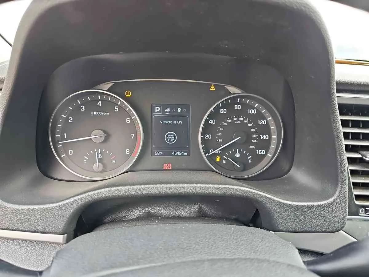 HYUNDAI Elantra - 10