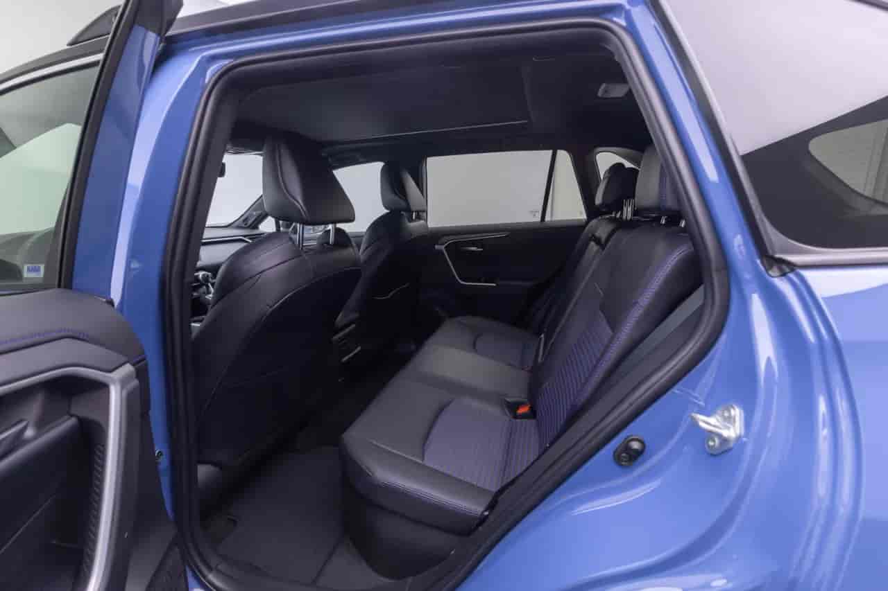 TOYOTA RAV4 - 8