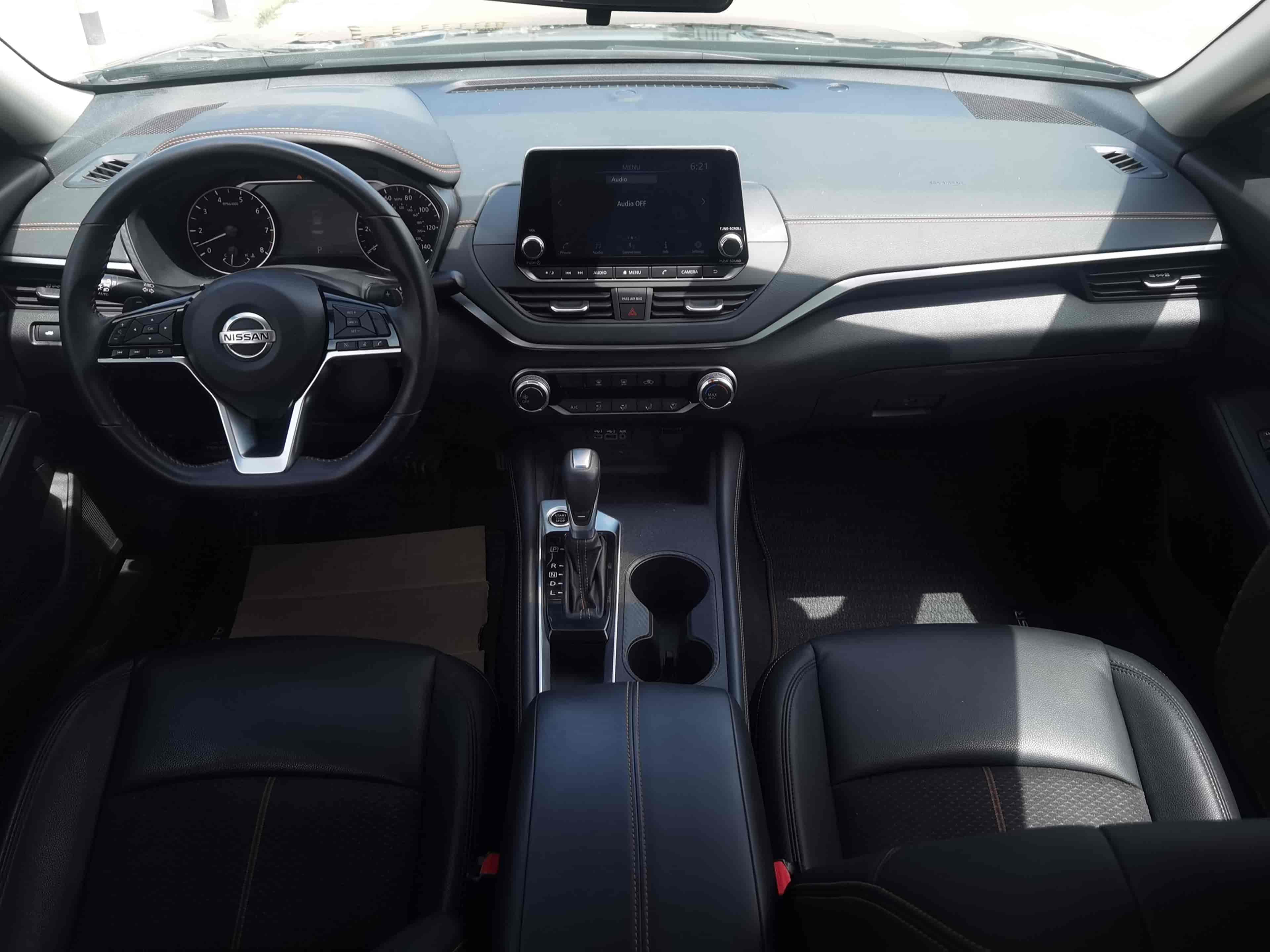 NISSAN Altima - 8
