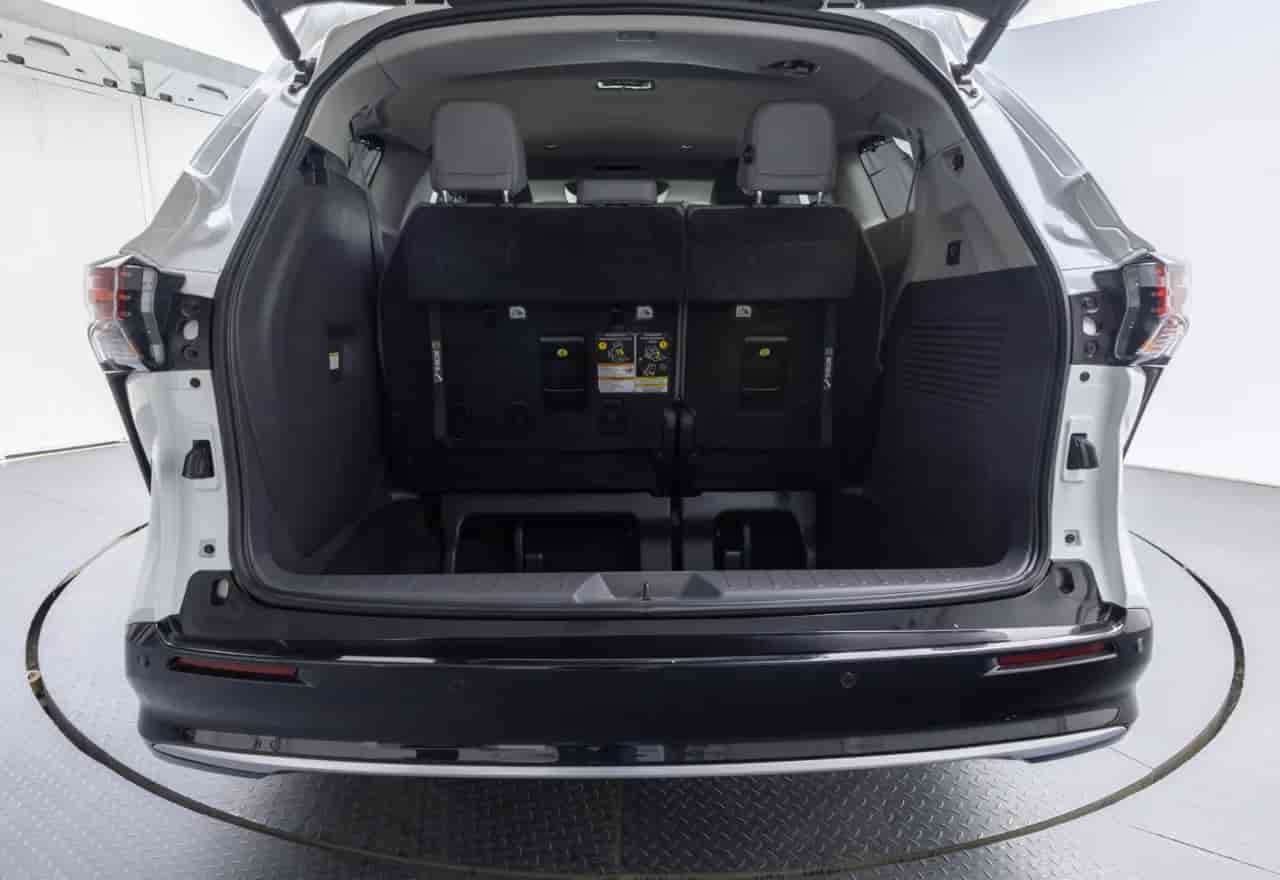 TOYOTA Sienna - 7
