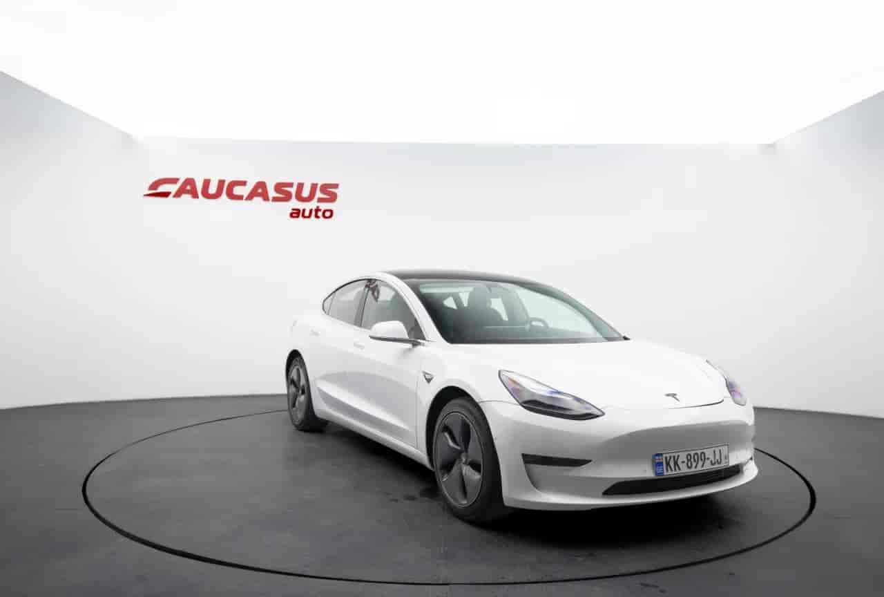 TESLA Model 3 - 3
