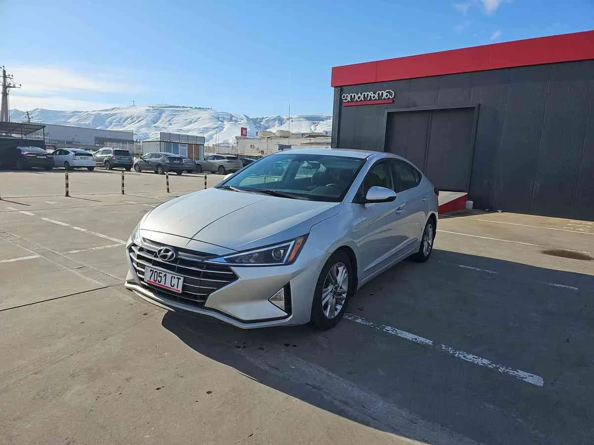 HYUNDAI Elantra - 1
