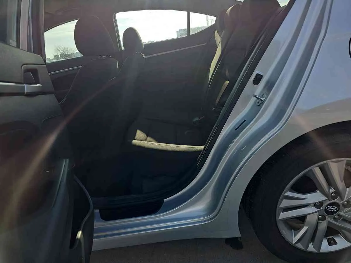 HYUNDAI Elantra - 7