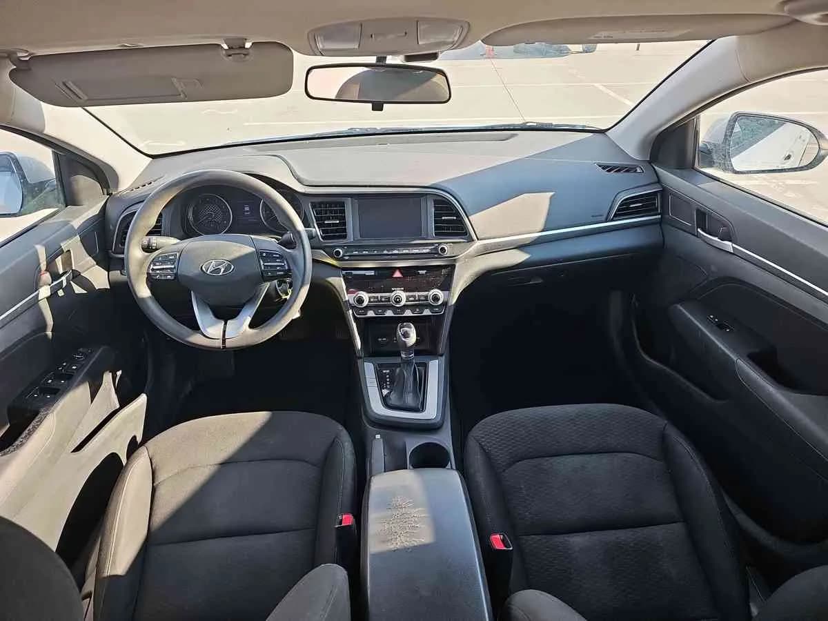 HYUNDAI Elantra - 8