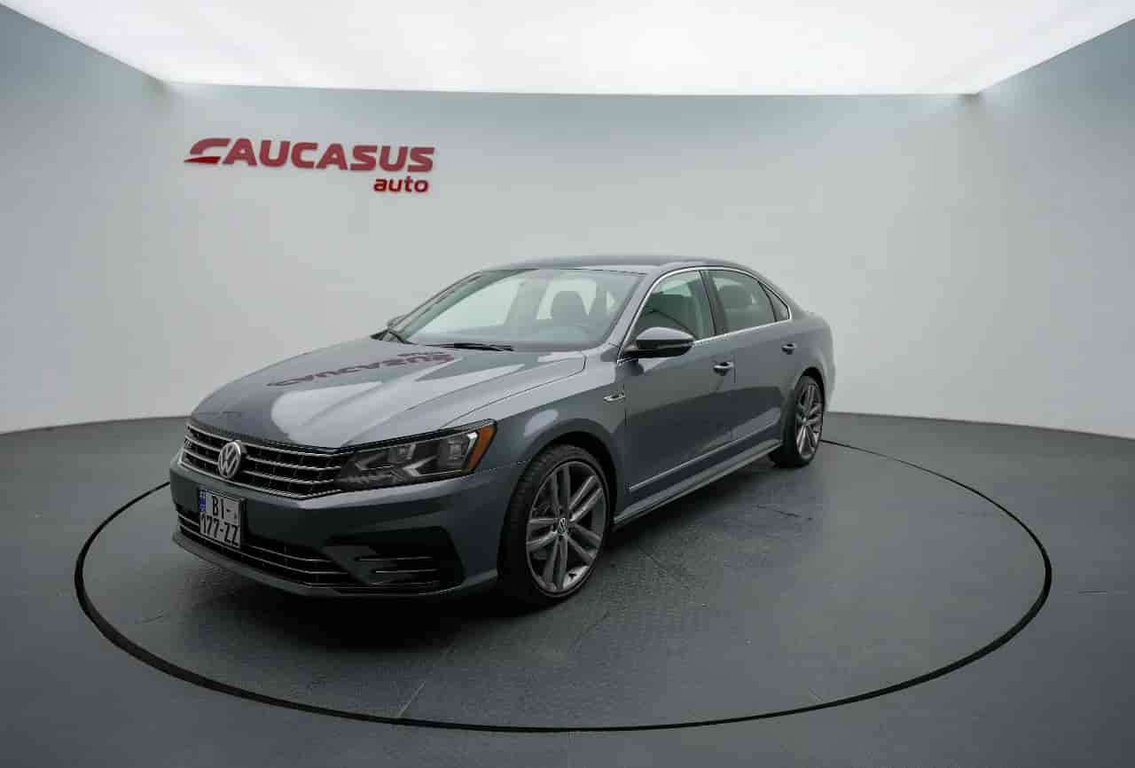 VOLKSWAGEN Passat - 1