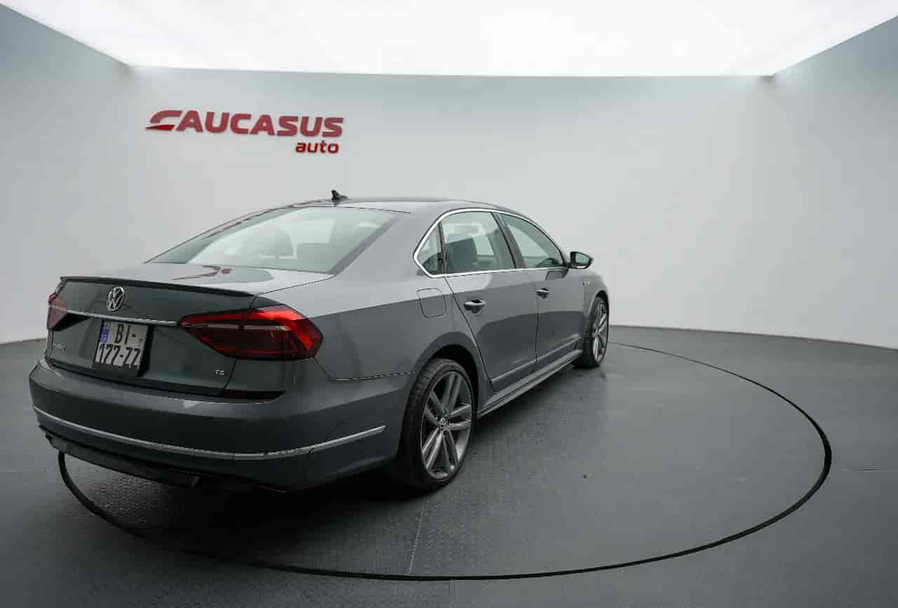 VOLKSWAGEN Passat - 4