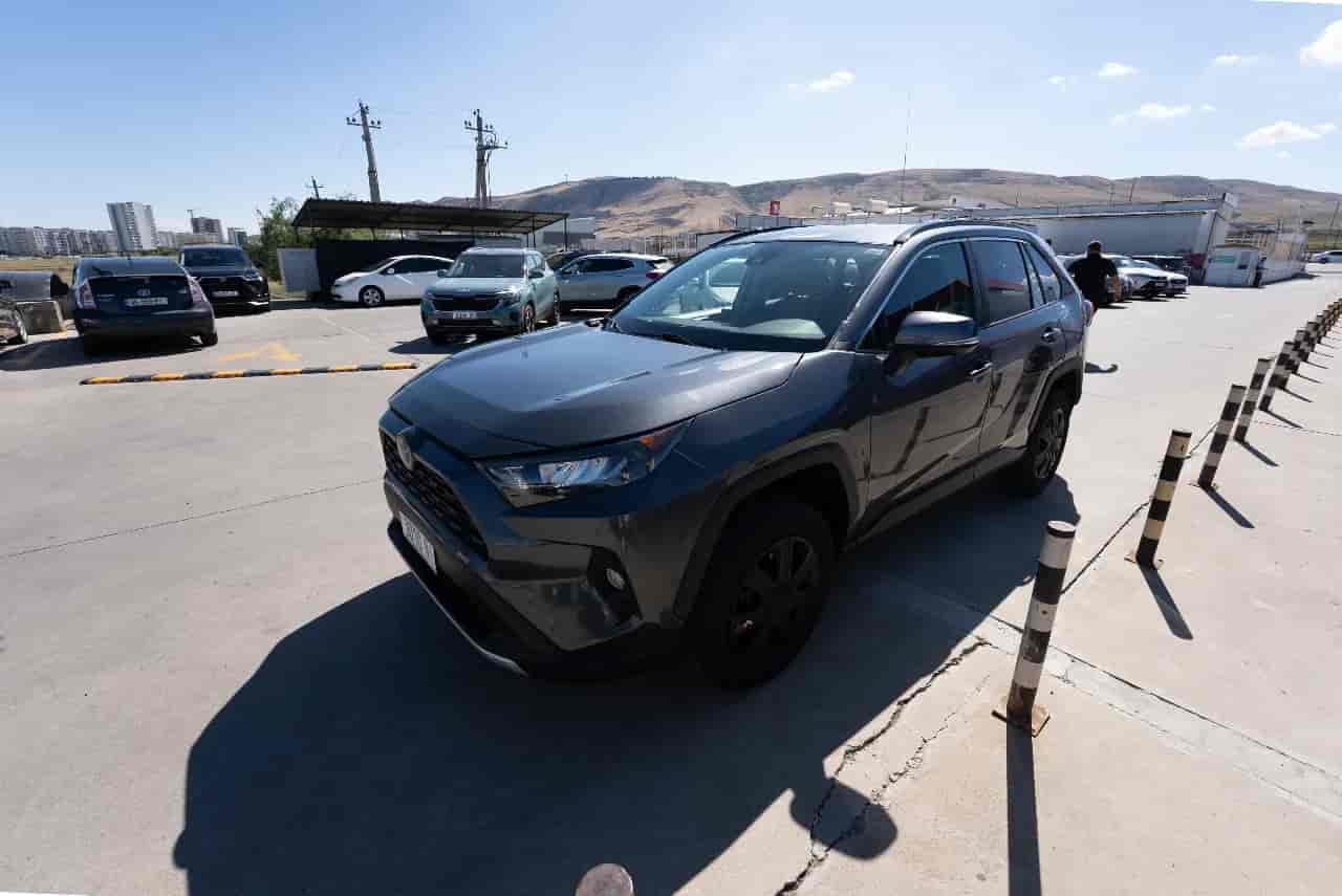 TOYOTA RAV4 - 1