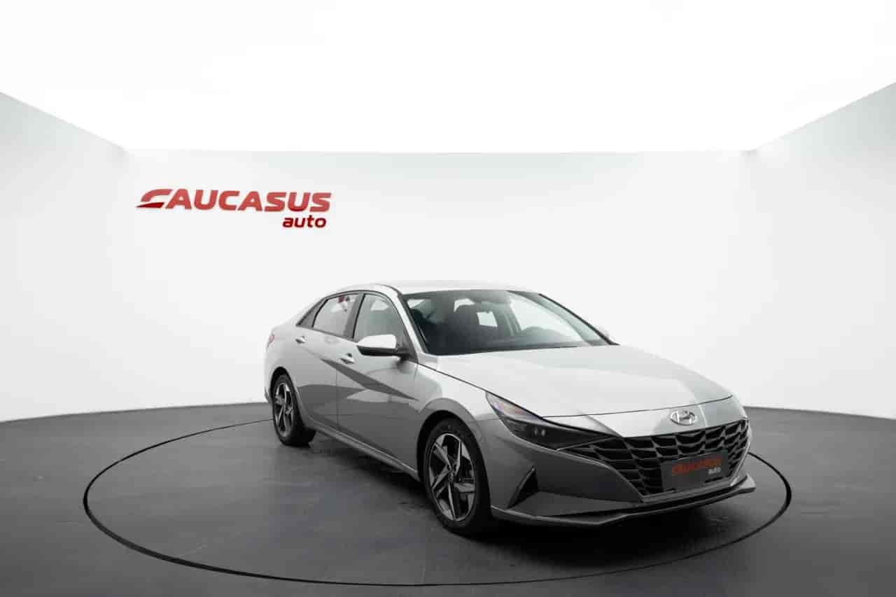 HYUNDAI Elantra - 3