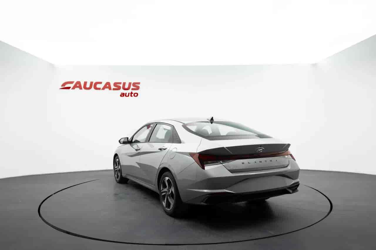HYUNDAI Elantra - 6