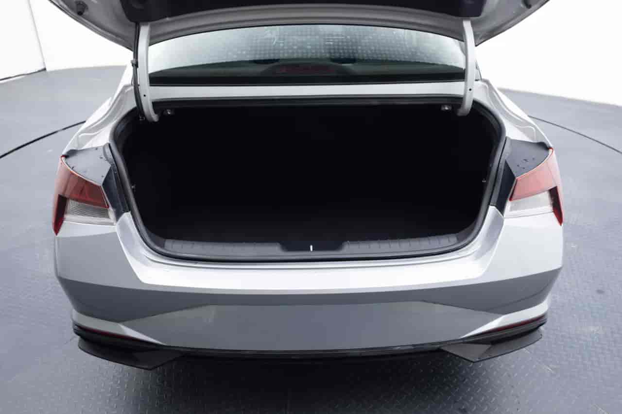 HYUNDAI Elantra - 7