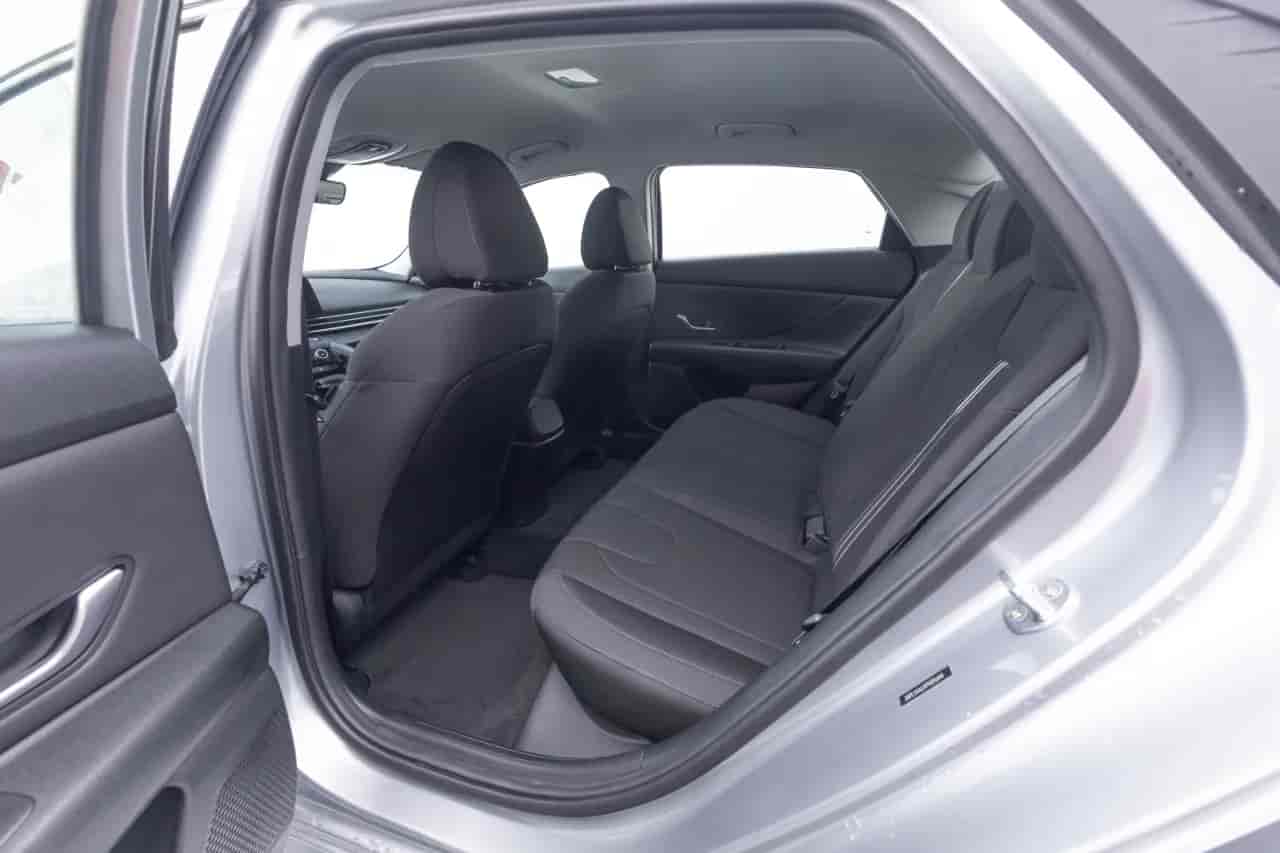 HYUNDAI Elantra - 8