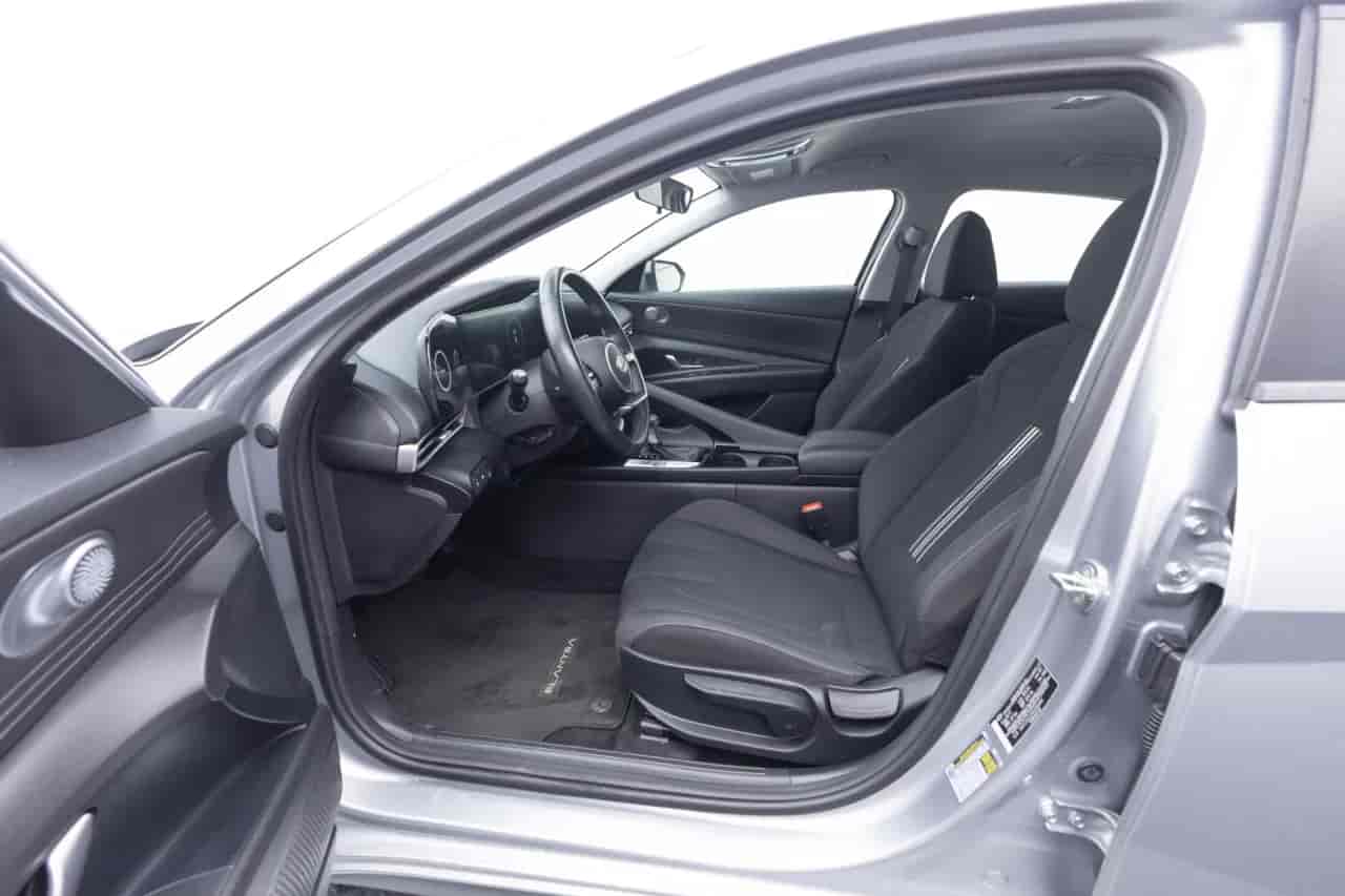 HYUNDAI Elantra - 10