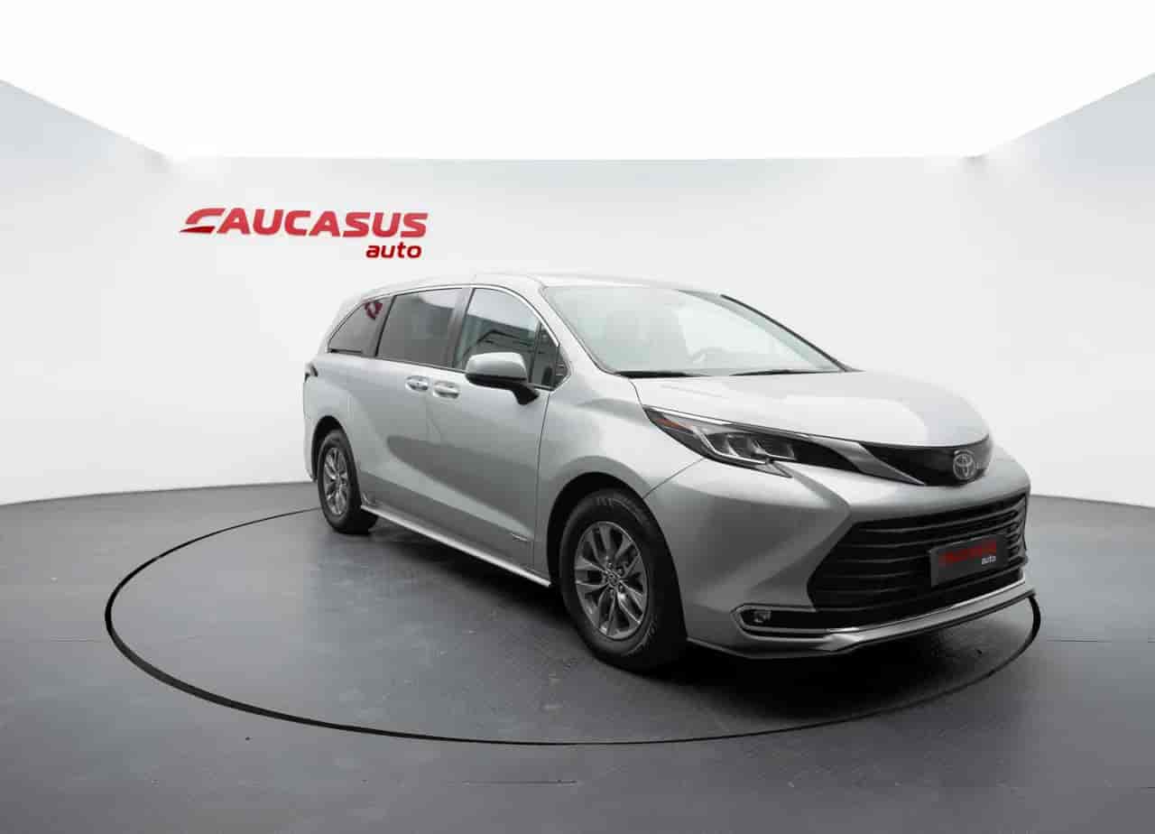 TOYOTA Sienna - 3