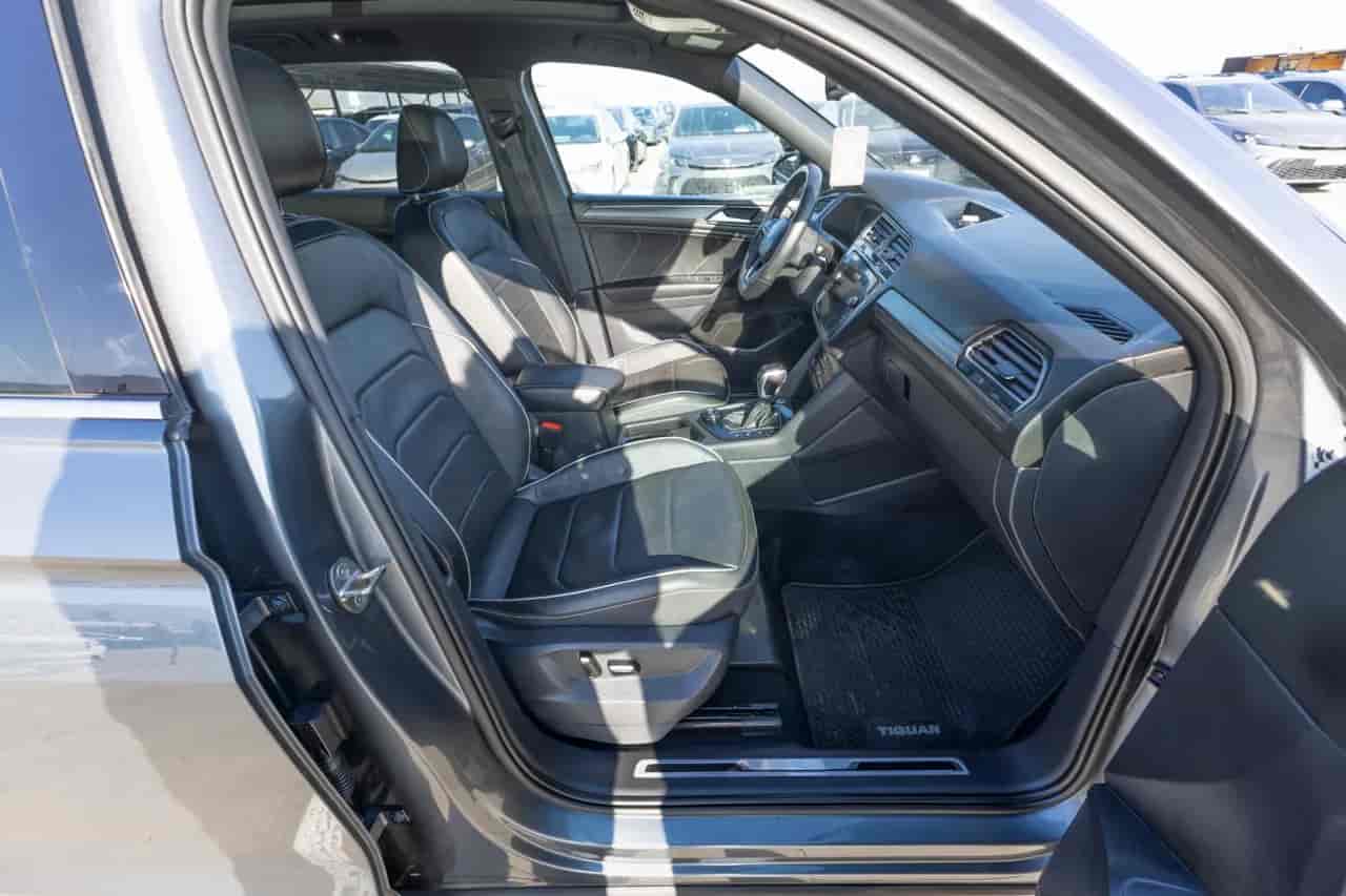 VOLKSWAGEN Tiguan - 10