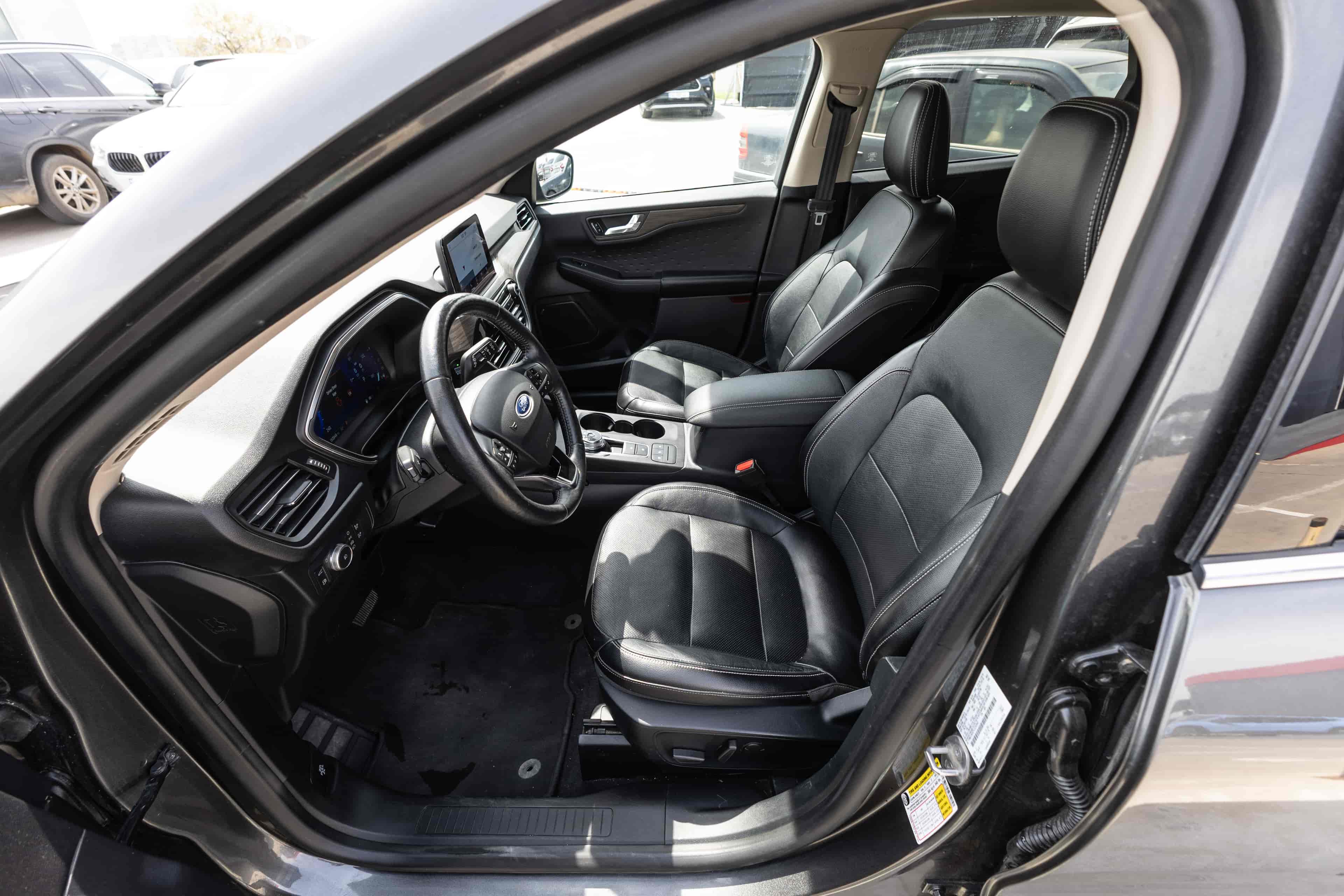 FORD Escape - 10