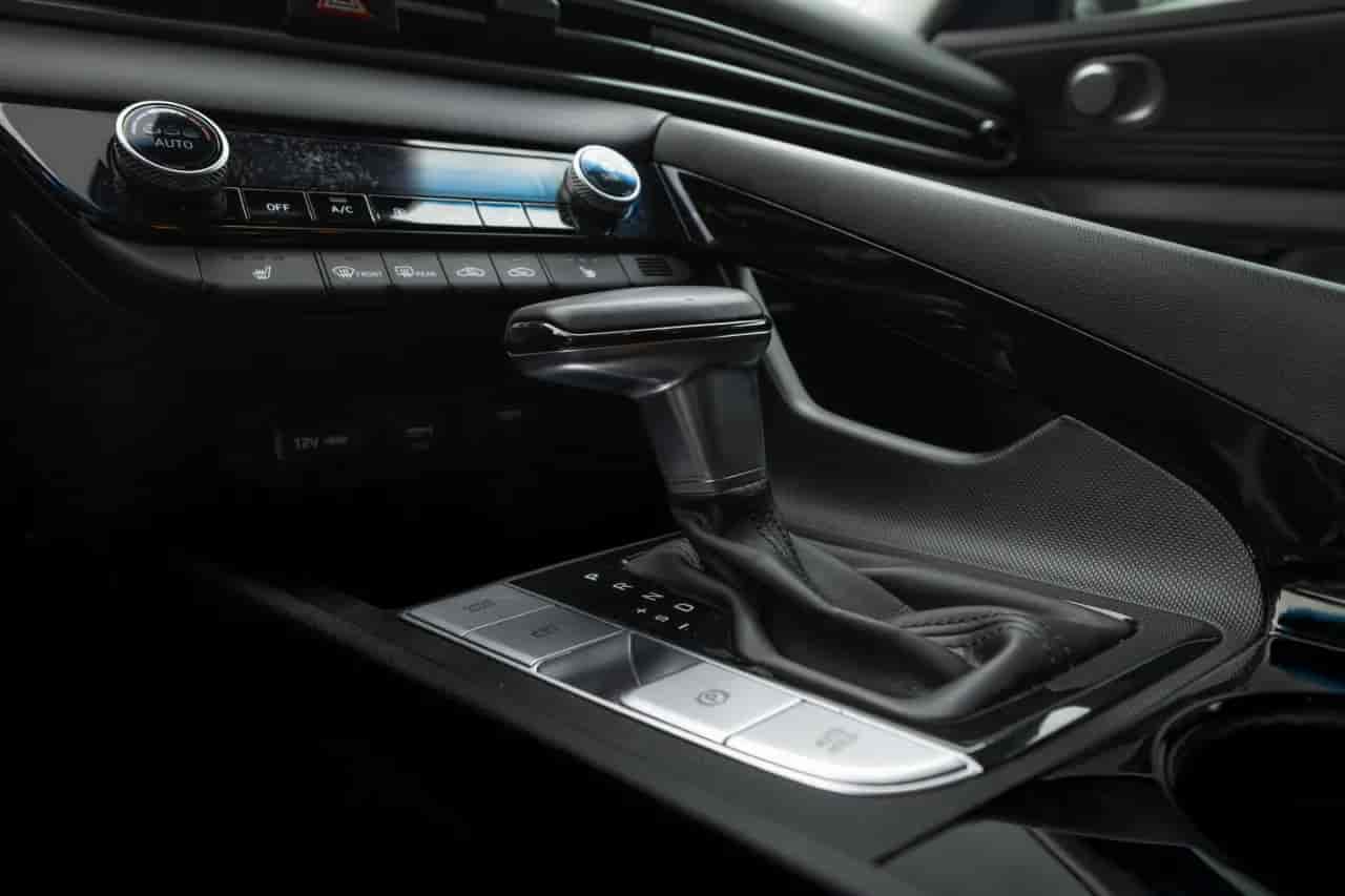 HYUNDAI Elantra - 6