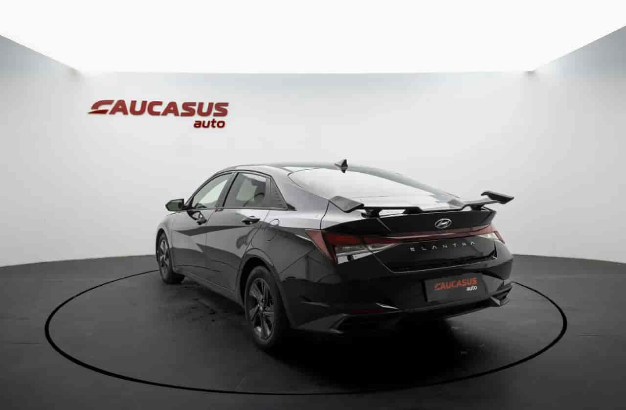 HYUNDAI Elantra - 8