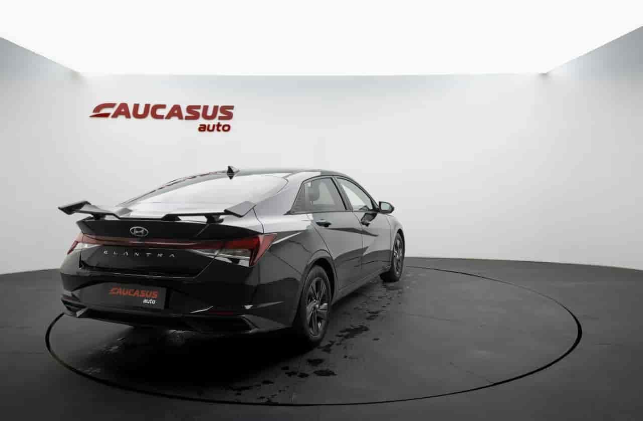 HYUNDAI Elantra - 10