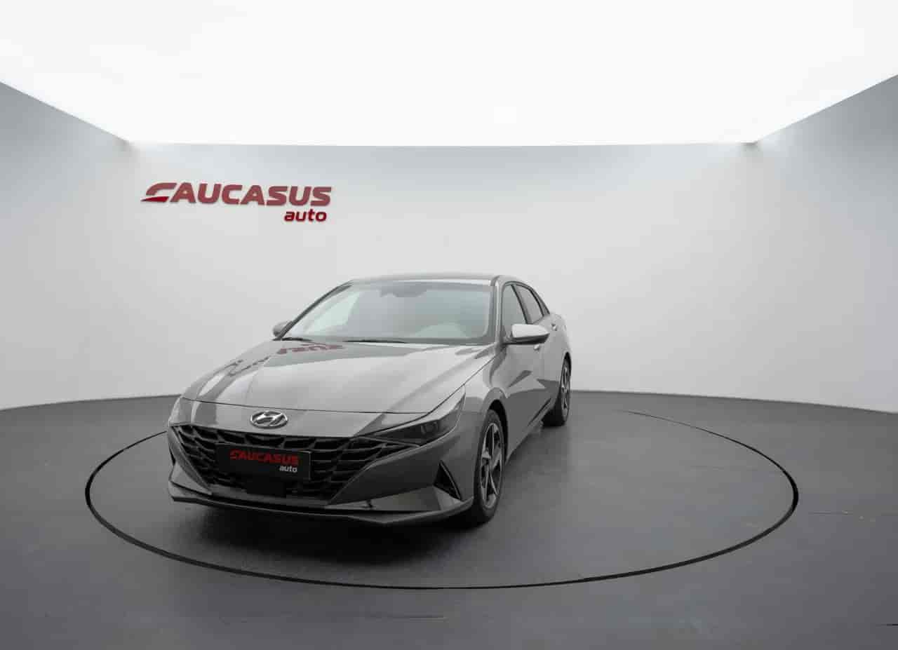 HYUNDAI Elantra - 1