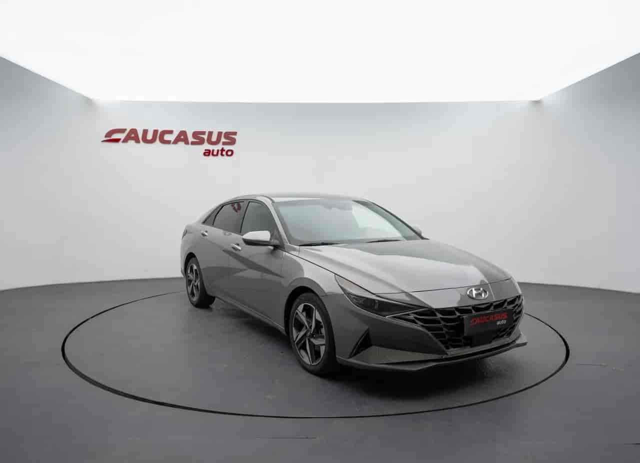 HYUNDAI Elantra - 3
