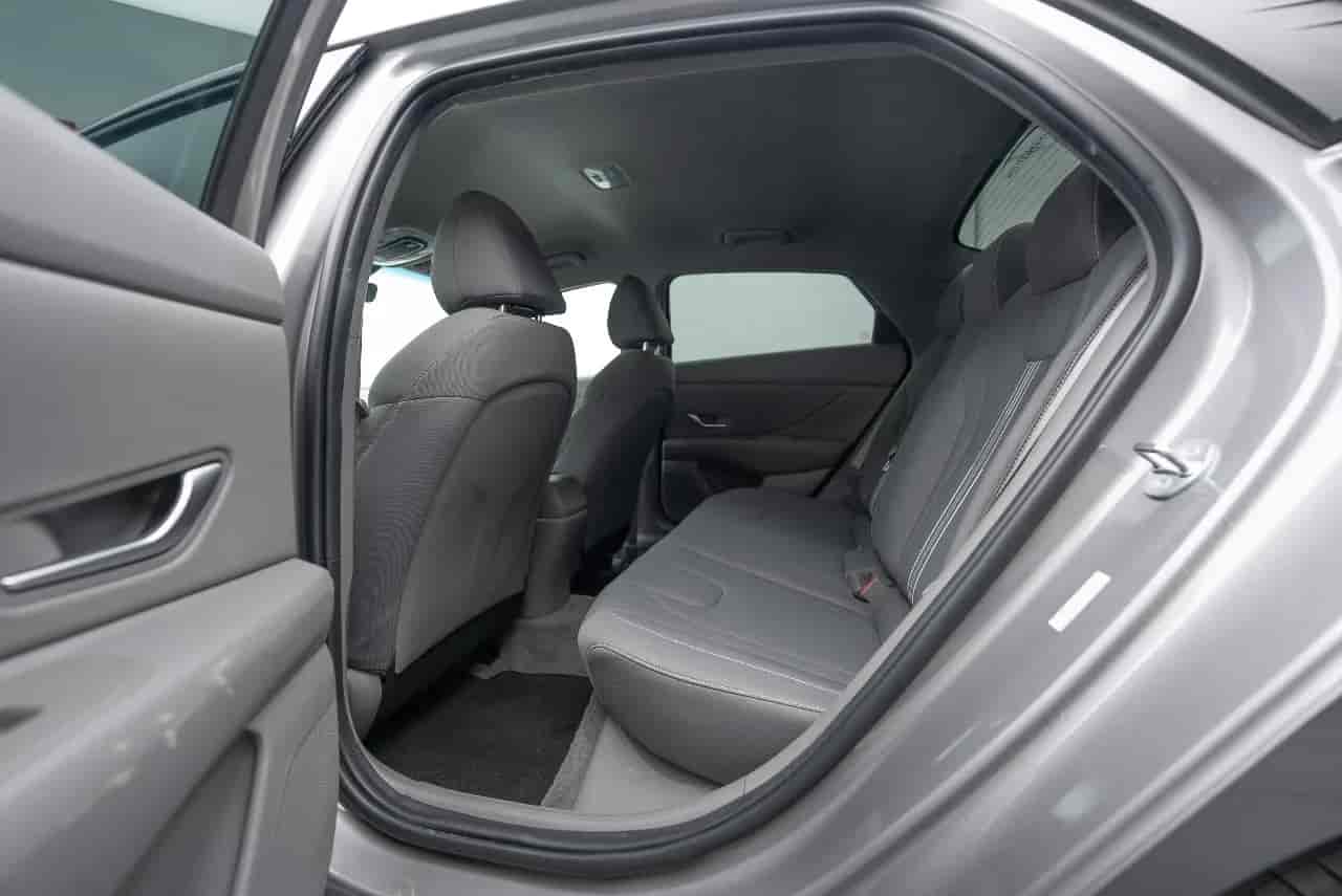 HYUNDAI Elantra - 8