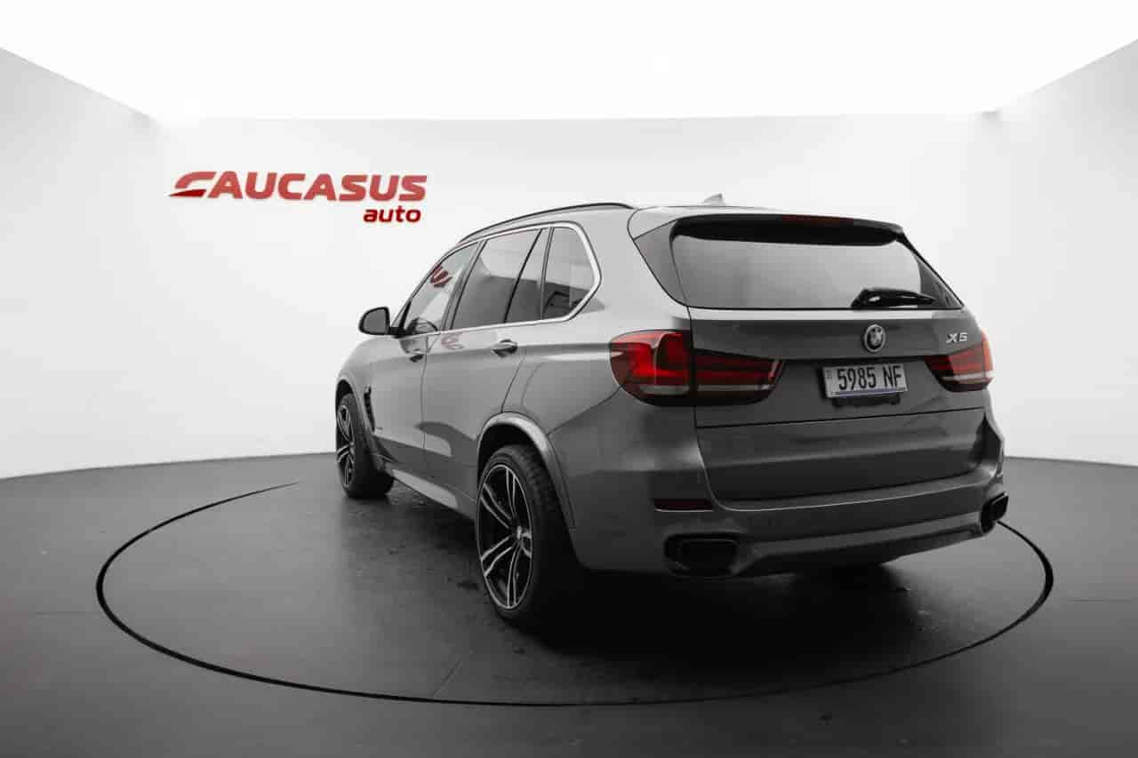 BMW X5 - 6