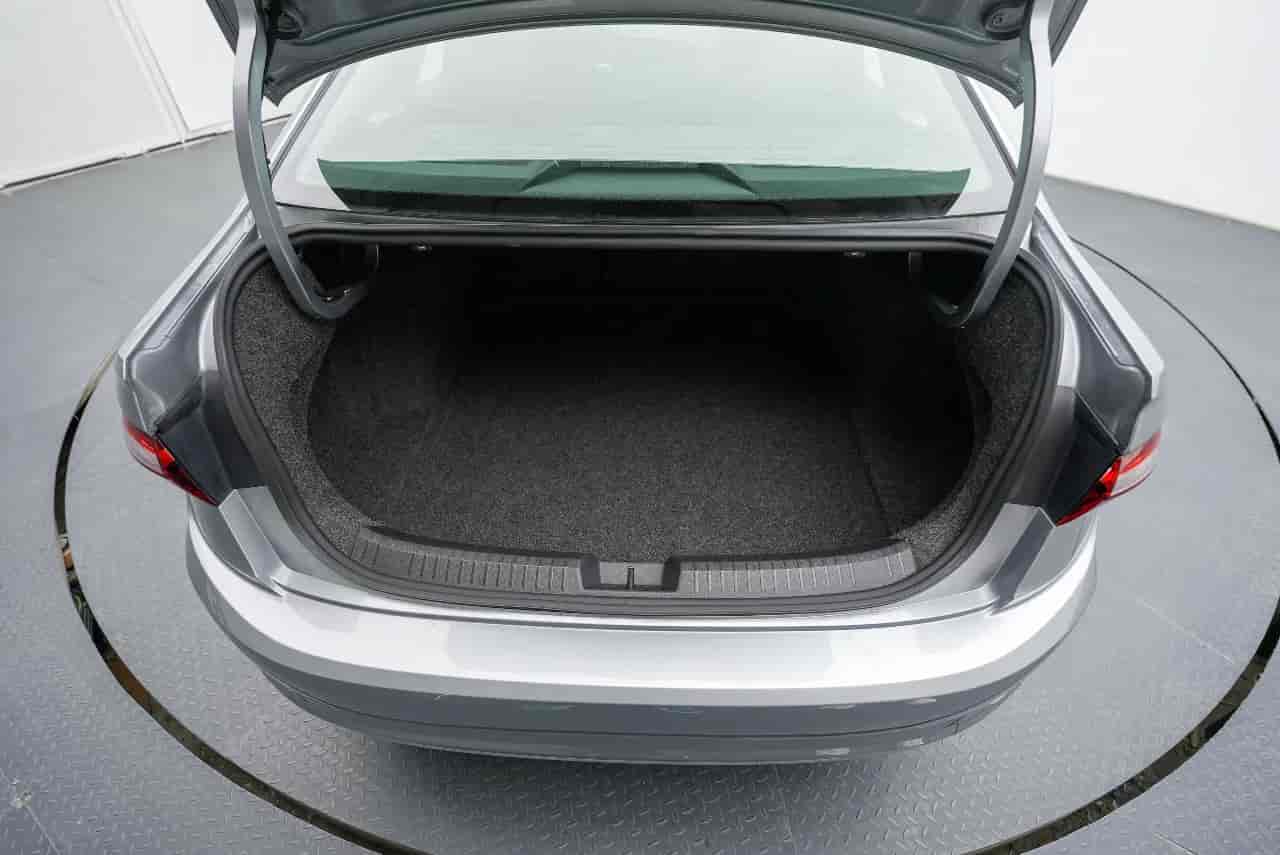 VOLKSWAGEN Jetta - 9