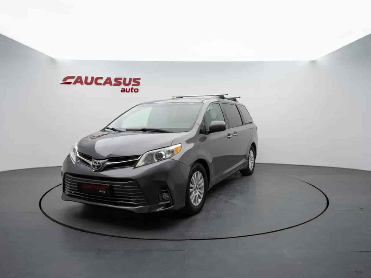 TOYOTA Sienna - 1