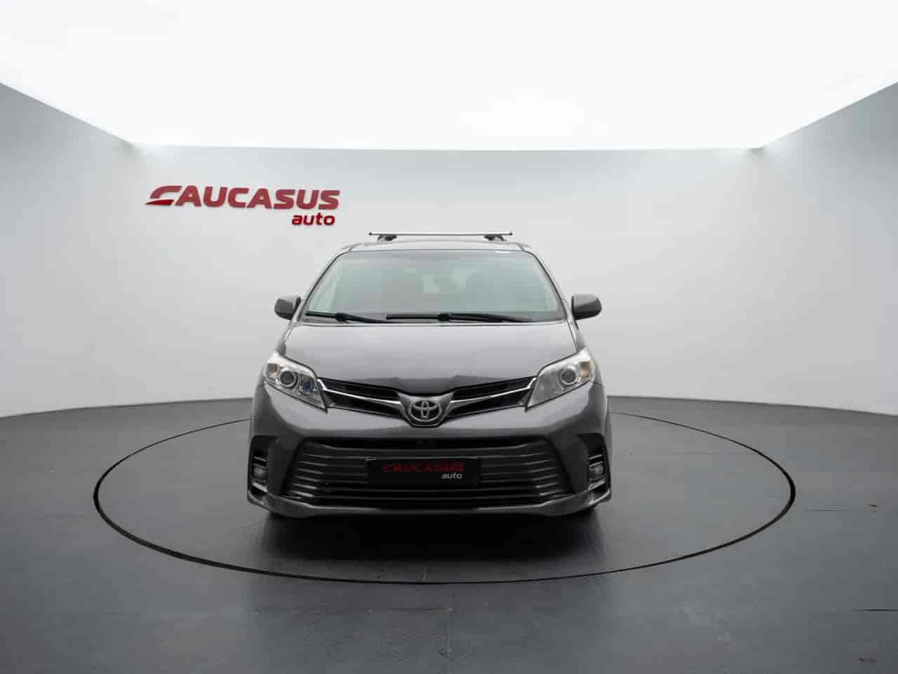 TOYOTA Sienna - 2
