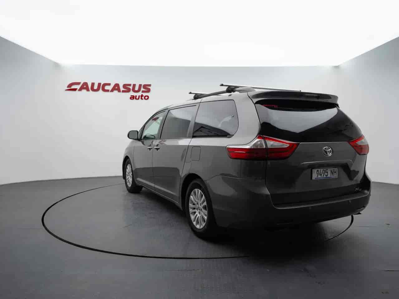 TOYOTA Sienna - 6