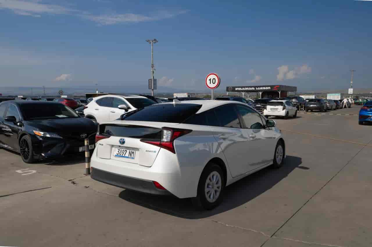 TOYOTA Prius - 4