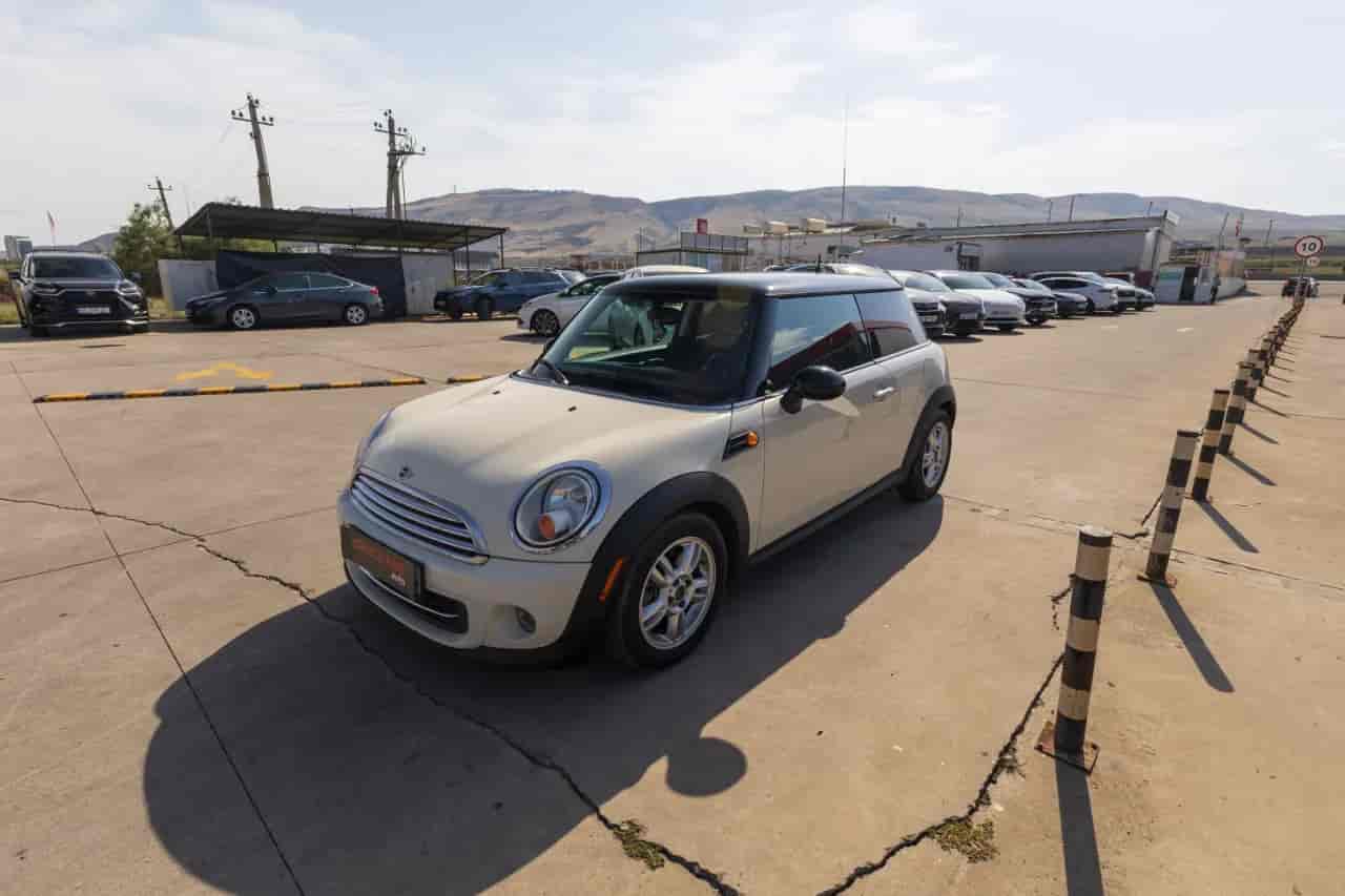 MINI Cooper - 1
