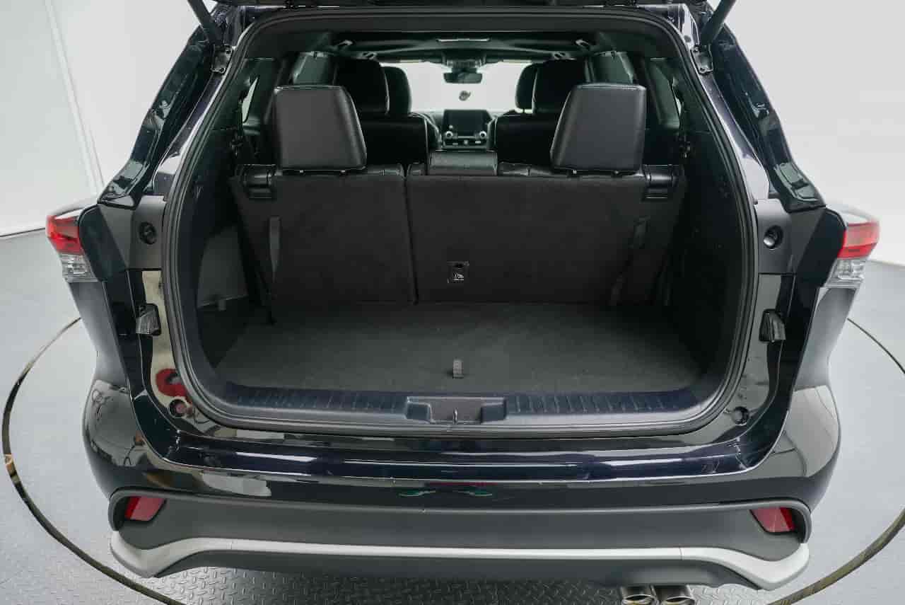 TOYOTA Highlander - 7
