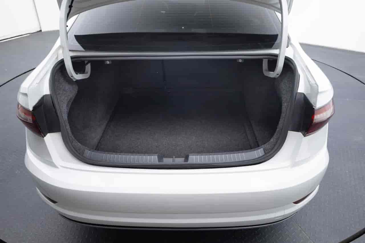VOLKSWAGEN Jetta - 7