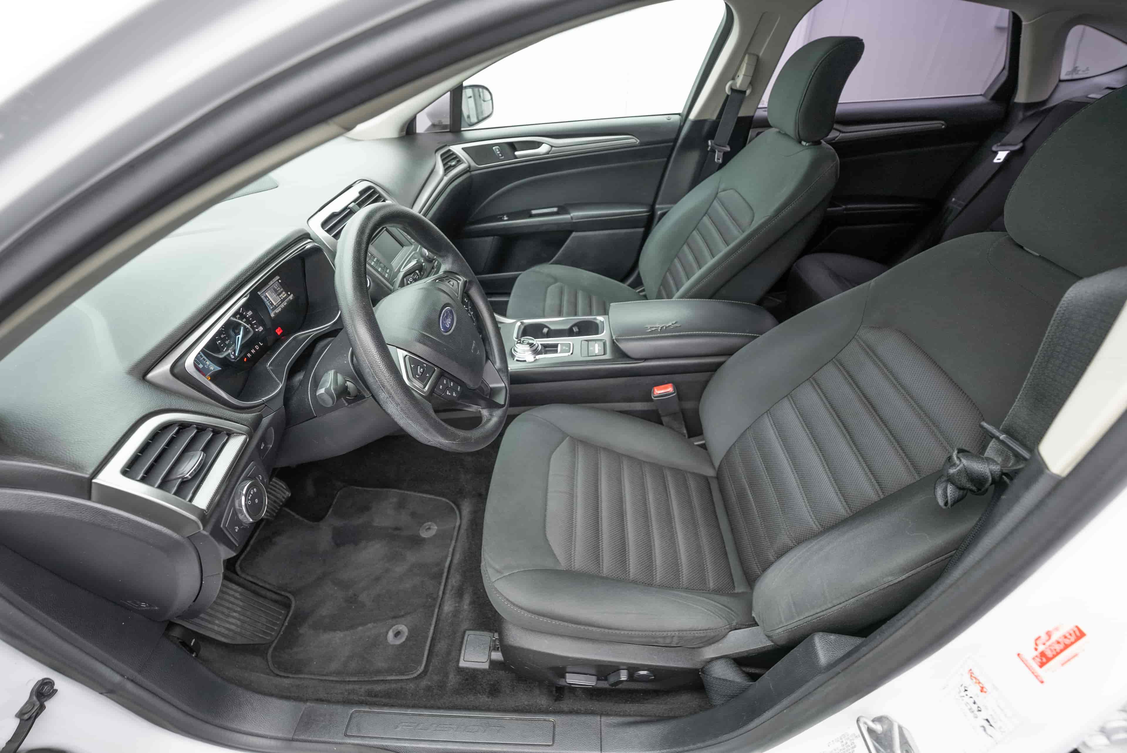 FORD Fusion - 10