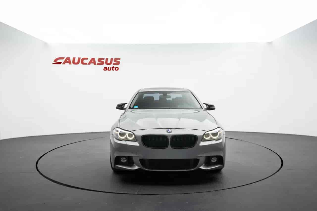 BMW 528i - 2