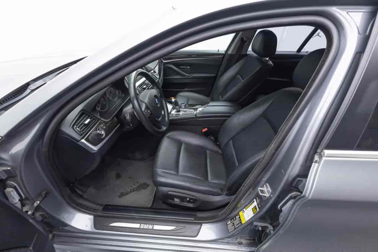 BMW 528i - 10