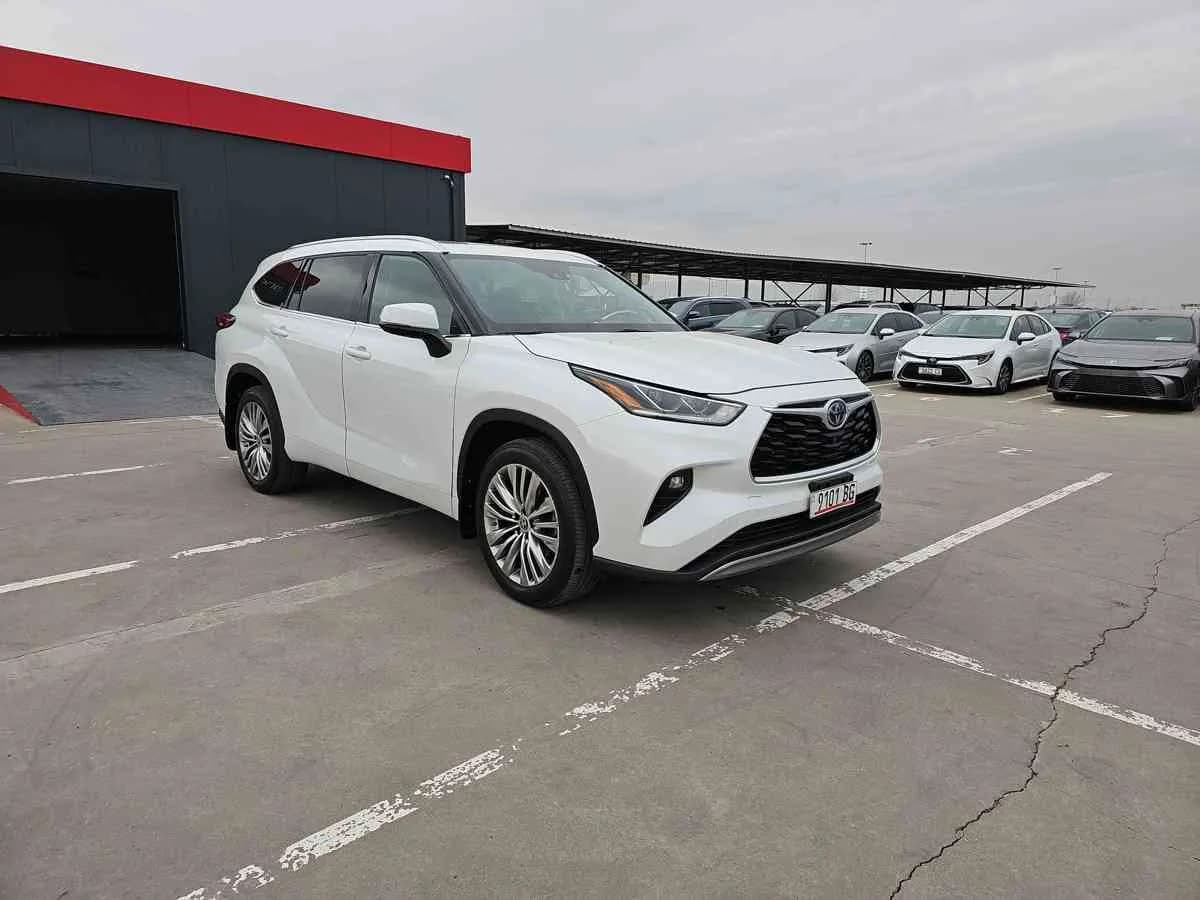 TOYOTA Highlander - 3