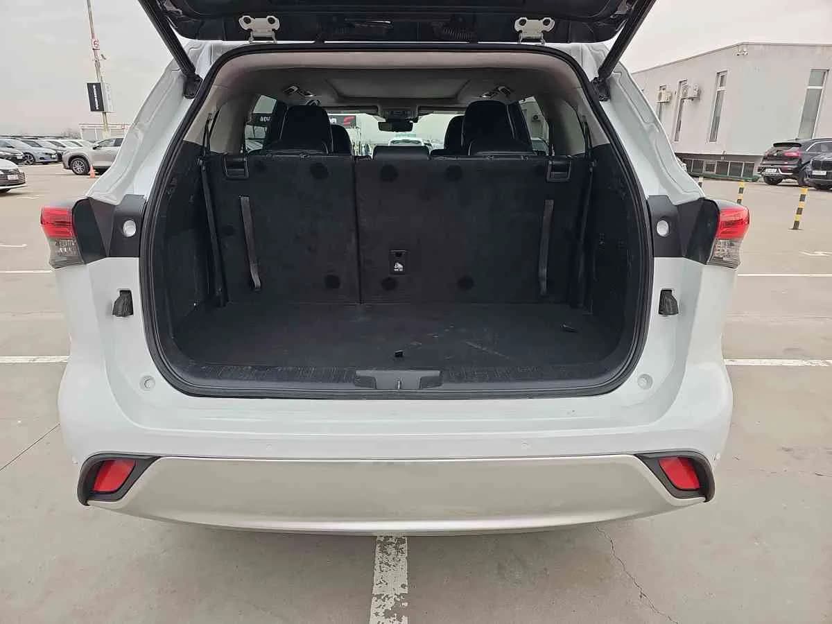 TOYOTA Highlander - 7