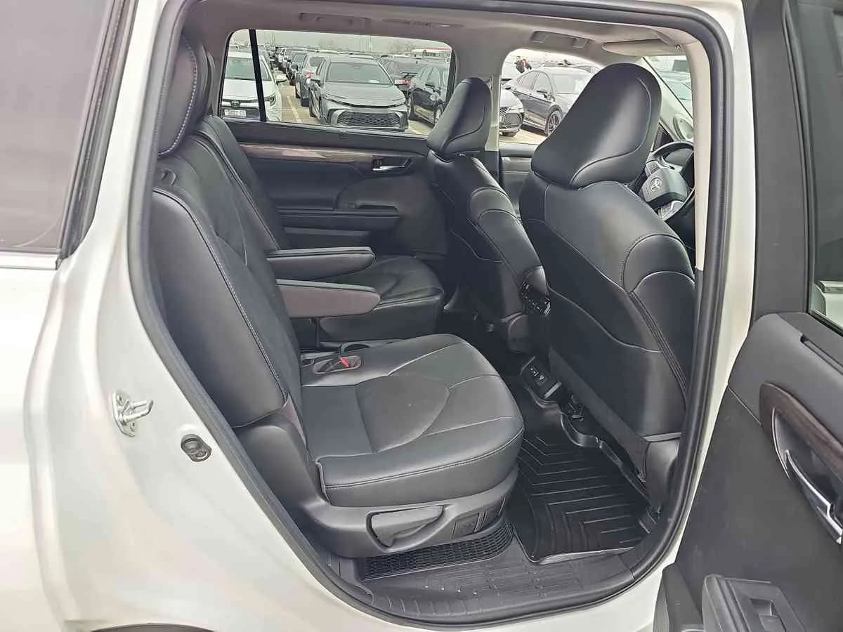 TOYOTA Highlander - 8