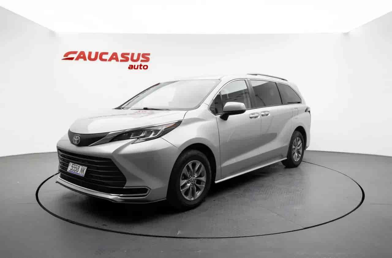 TOYOTA Sienna - 1
