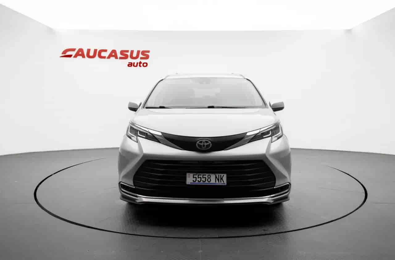 TOYOTA Sienna - 2