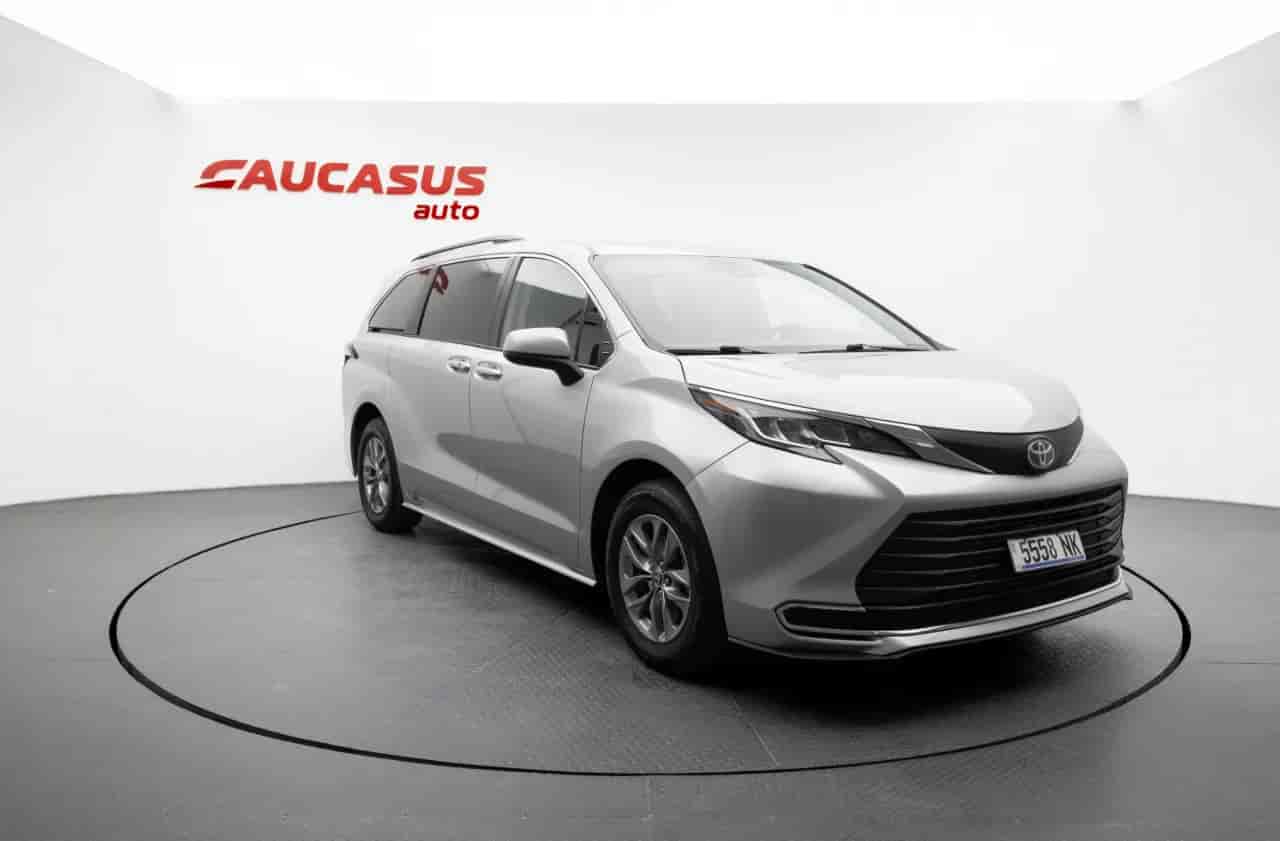TOYOTA Sienna - 3