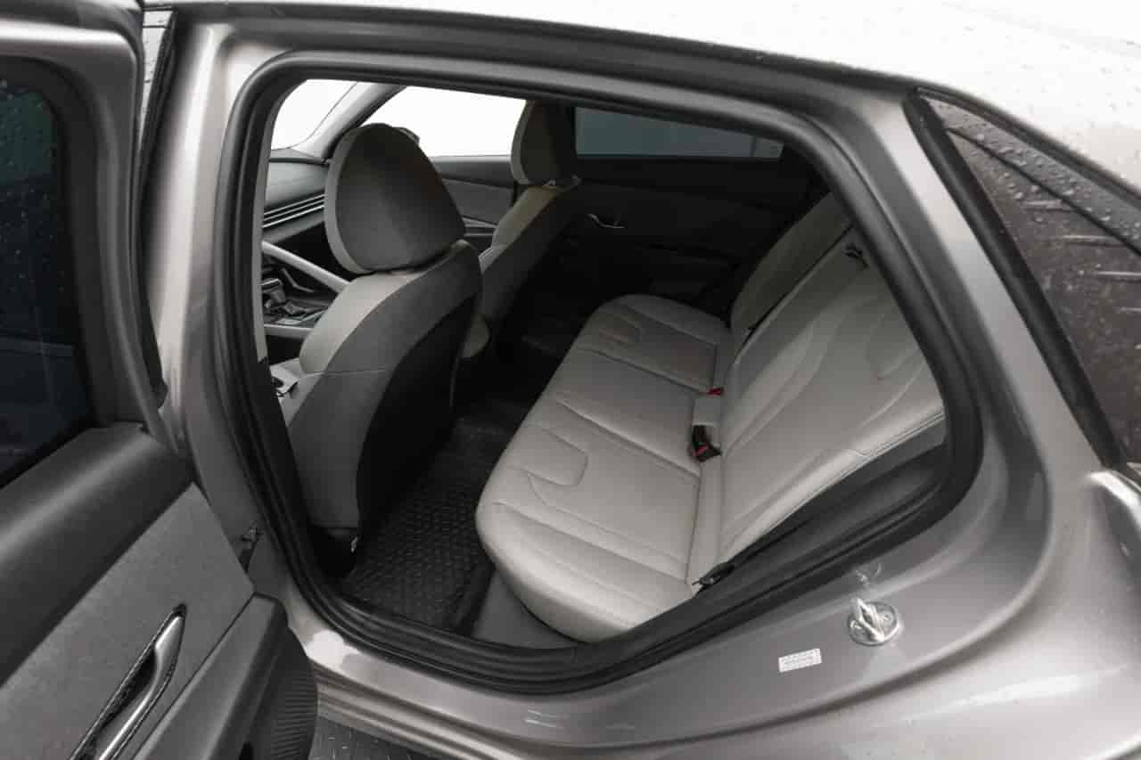 HYUNDAI Elantra - 8