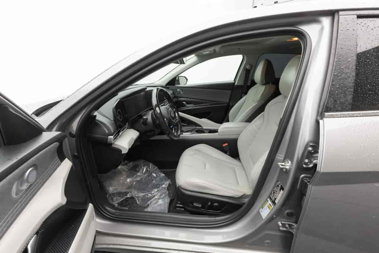 HYUNDAI Elantra - 10