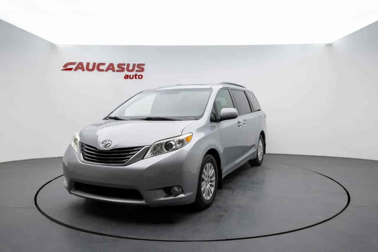 TOYOTA Sienna - 1